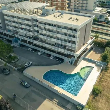 Apartment Cozy Two-bedroom In A Seafront Building *