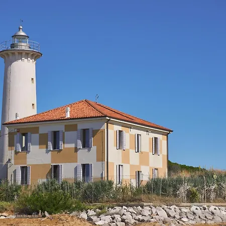 Cozy Two-bedroom In A Seafront Building Apartmán *