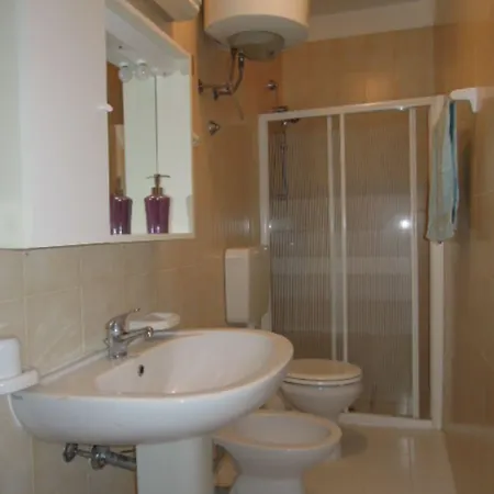 Cozy Two-bedroom In A Seafront Building Bibione