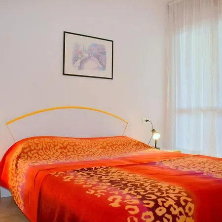 Apartmán Cozy Two-bedroom In A Seafront Building