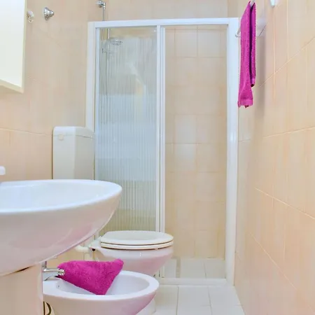 Lejlighed Cozy Two-bedroom In A Seafront Building Bibione